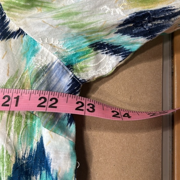 Alfred Dunner Geometric White/Turquoise/Blue Button Up Blouse Sz 18W - Picture 8 of 11